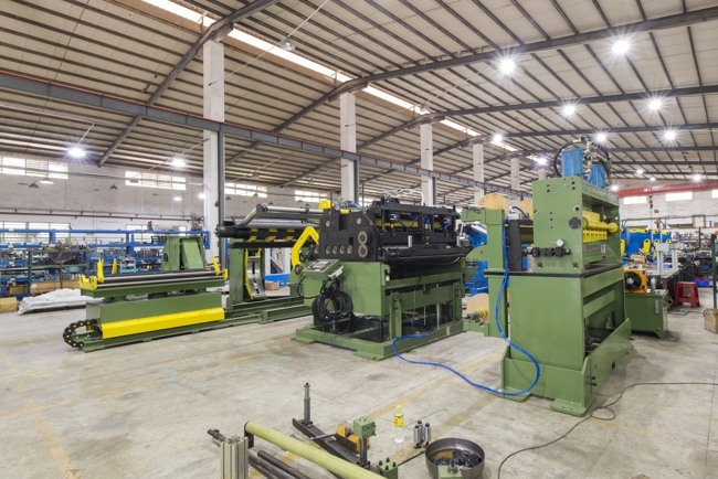 A aplica&ccedil;&atilde;o do alimentador autom&aacute;tico Power Press na ind&uacute;stria de pe&ccedil;as automotivas